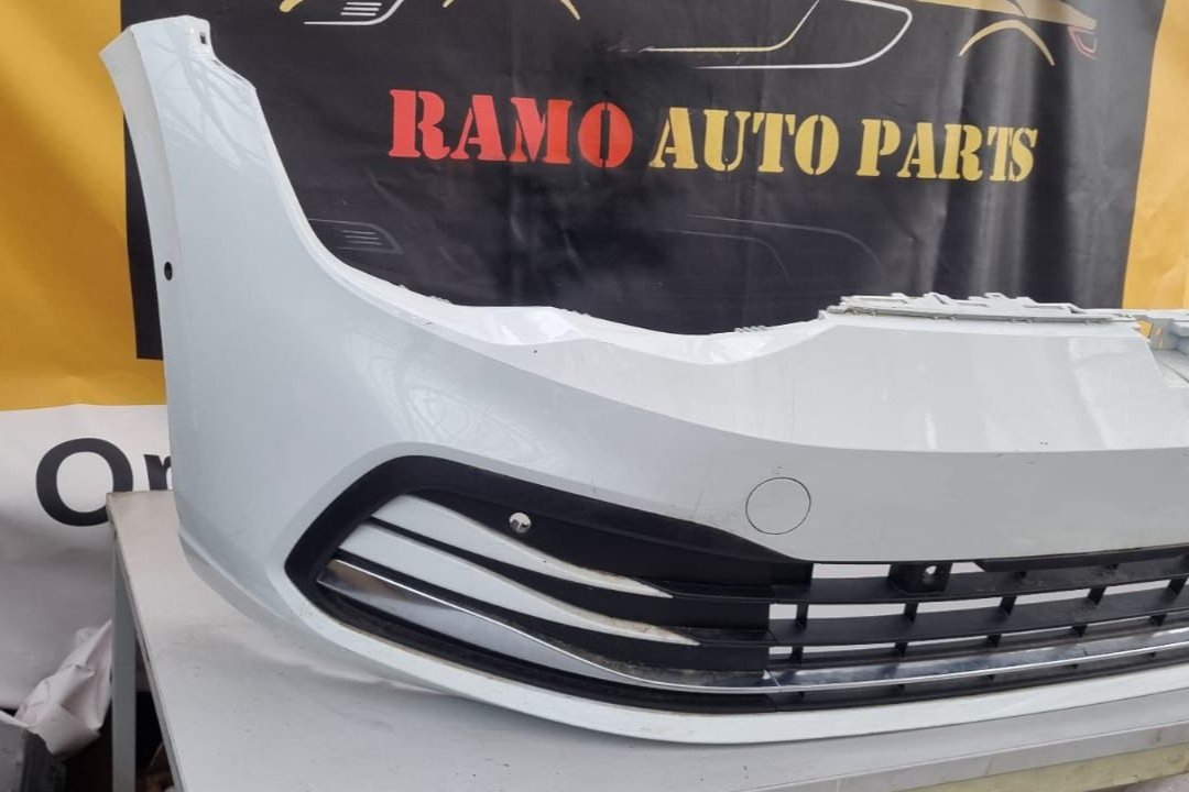 VOORBUMPER VW GOLF 8 5H STYLE LC5B 6 PDC