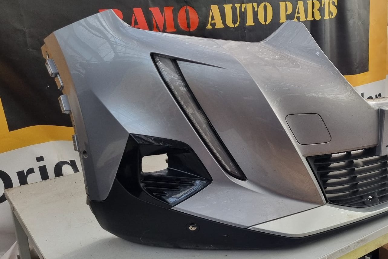 VOORBUMPER PEUGEOT 2008 GT LINE ORIGINEEL 9828077580