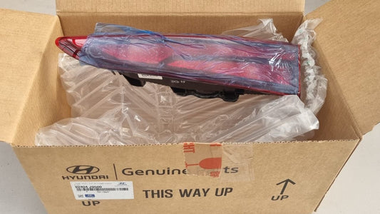 ACHTERLICHT HYUNDAI KONA RECHTS NIEUW ORIGINEEL 92404J9500