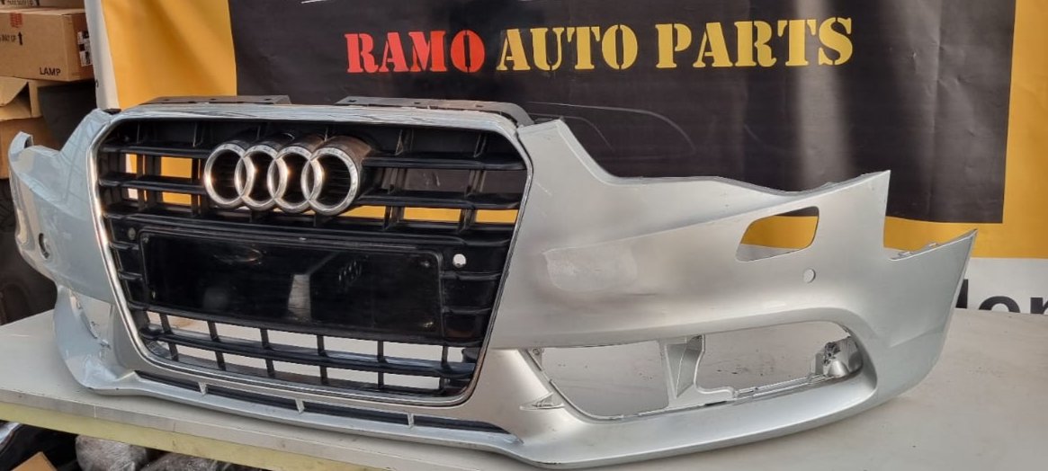 VOORBUMPER AUDI A5 8T FACELIFT PDC 8T0807437AD 2012-2016