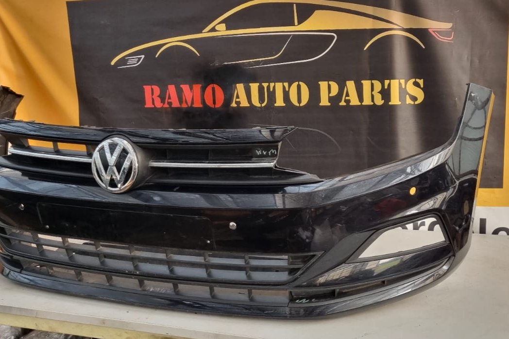 VOORBUMPER VW POLO 2G 4PDC ORIGINEEL BUMPER