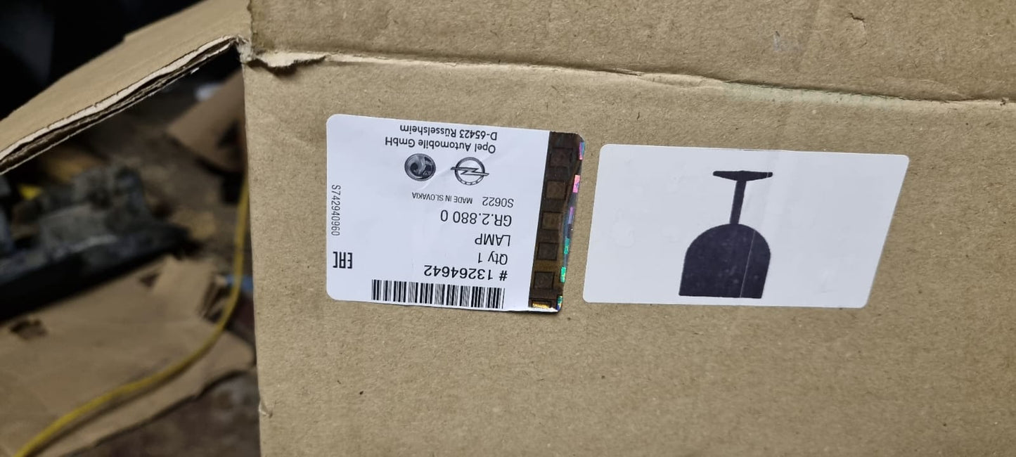 ASTRA J MK6 MISTLAMP RECHTSVOOR BESTUURDERSMISTLAMP 13264642