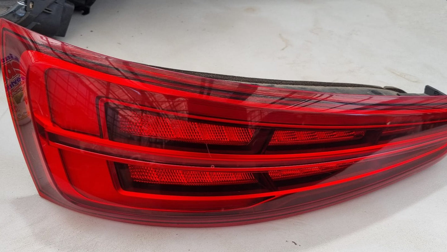 ACHTERLICHT AUDI Q3 8U FACELIFT LED LINKS ORIGINEEL 8U0945093M