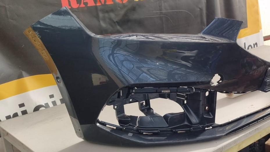 VOORBUMPER SEAT LION IV20 5FA807221