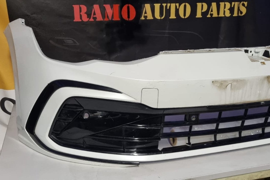 VOORBUMPER VOLKSWAGEN GOLF 8 VIII R-LINE 4PDC ORIGINEEL 5H0807221G