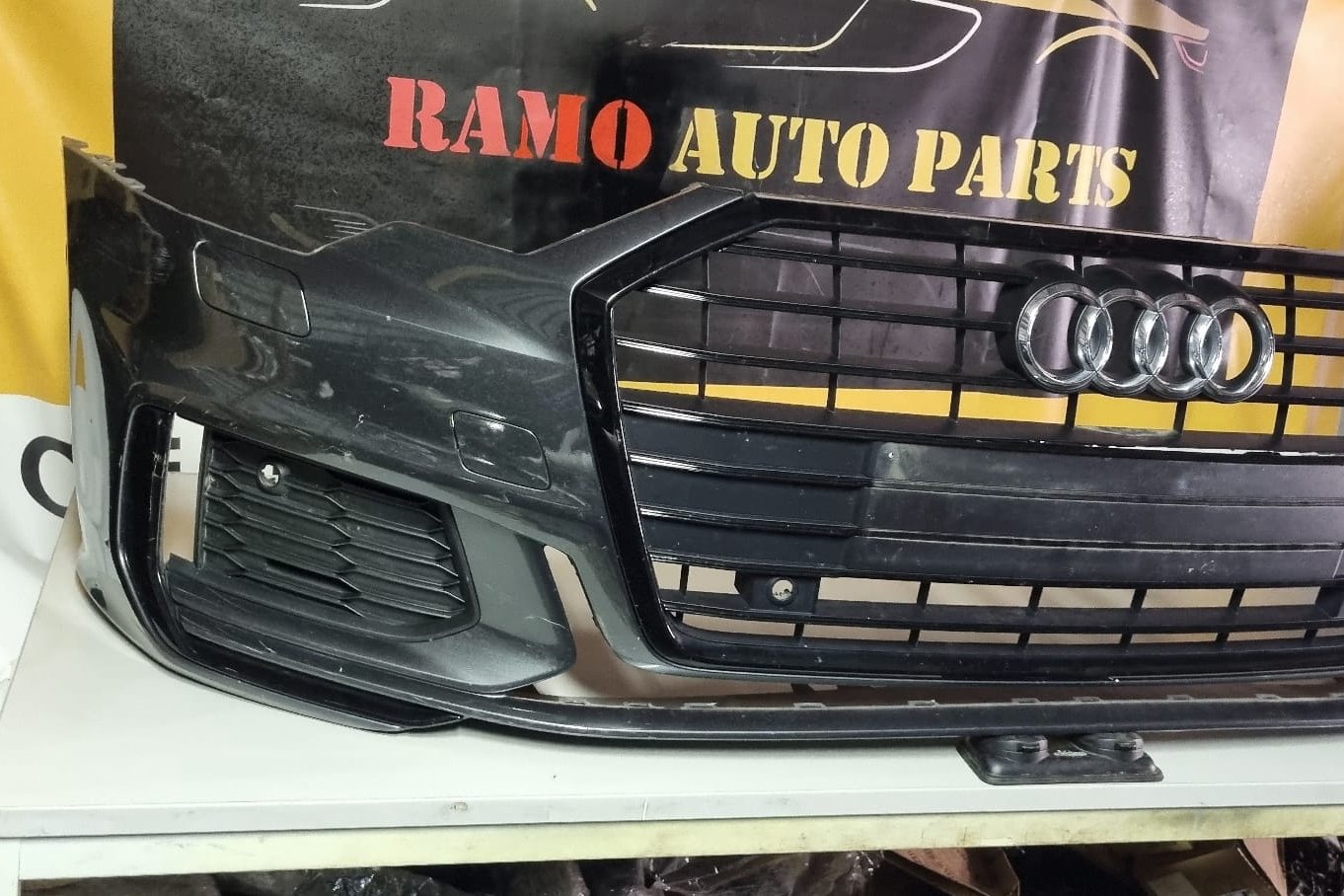 VOORBUMPER AUDI A6 S LINE ORIGINEEL 6 PDC 4K0807437C