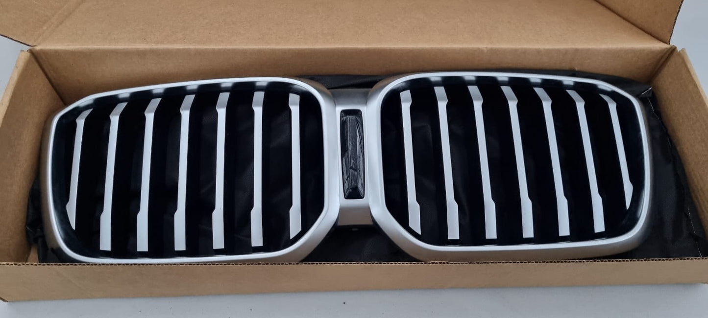 GRILL BMW X3 VOORBUMPER BOVEN 10627111